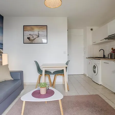 Apartment Cosy Flat At 100m From The Beach And Parking